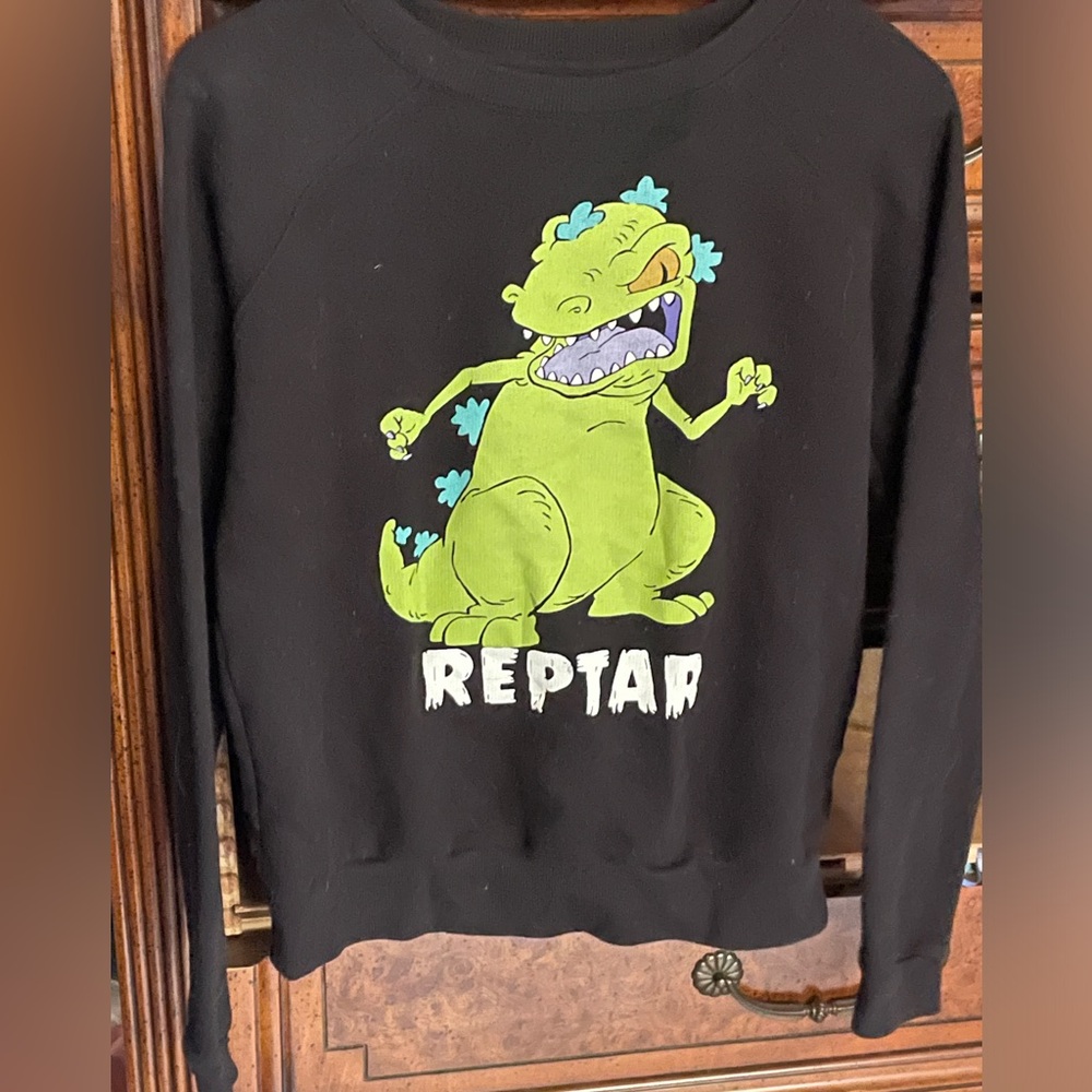 black graphic sweatshirt